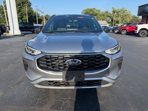 Used 2024 Ford Escape ST-Line w/ Tech Pack #1 AWD/4WD image 2