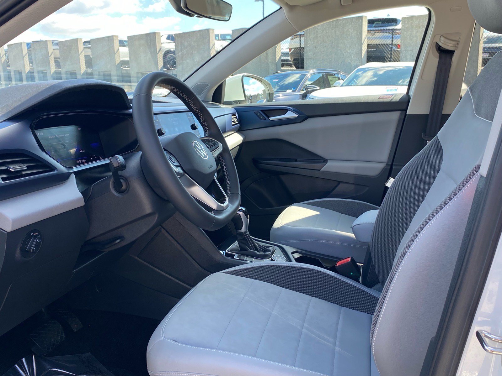 Certified 2023 Volkswagen Taos SE w/ Panoramic Sunroof Package AWD/4WD image 13