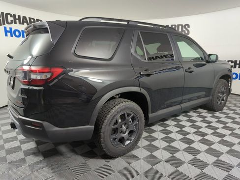 New 2025 Honda Pilot TrailSport image 5