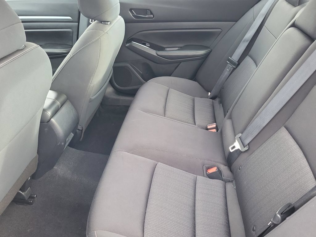 Used 2023 Nissan Altima 2.5 SV FWD image 28