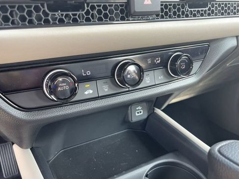 Certified 2024 Honda HR-V LX image 26