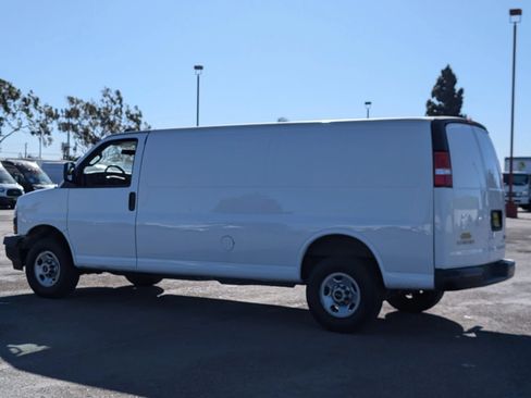 Used 2023 GMC Savana 2500 Extended RWD image 28