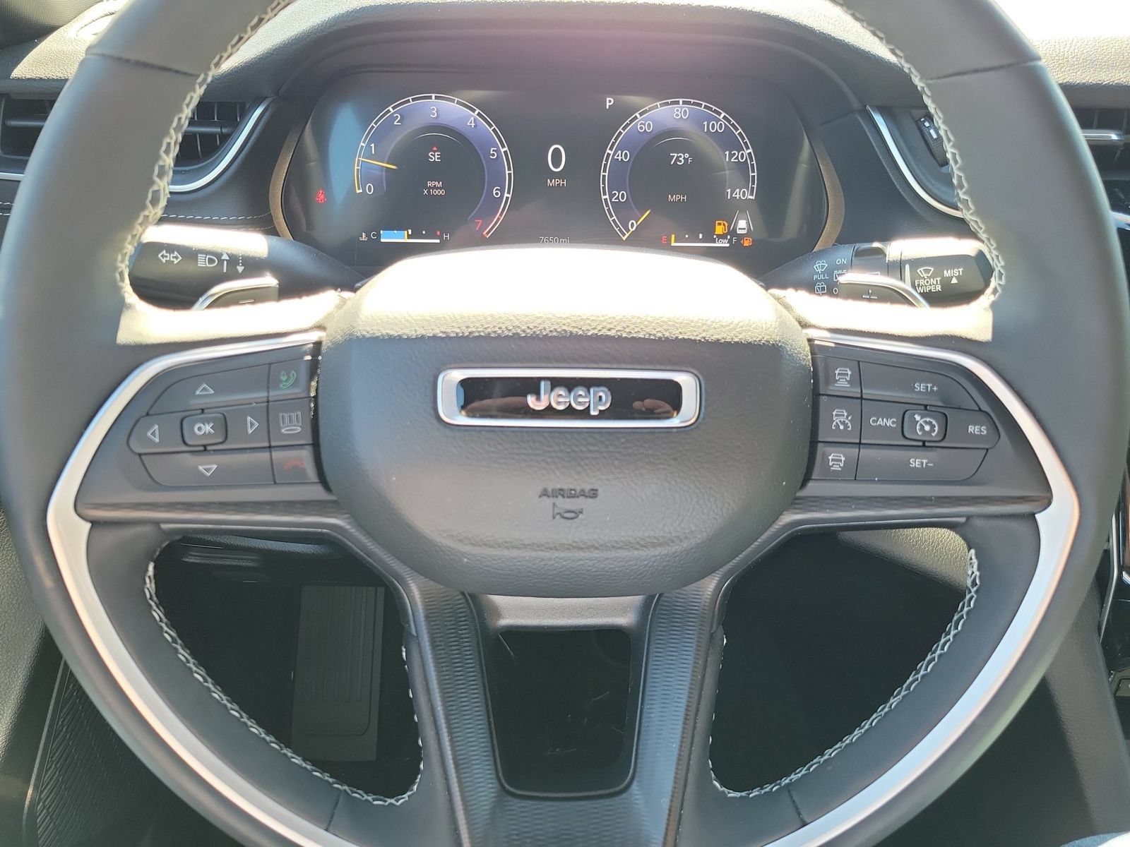 Used 2025 Jeep Grand Cherokee Laredo X w/ Luxury Tech Group I RWD image 12