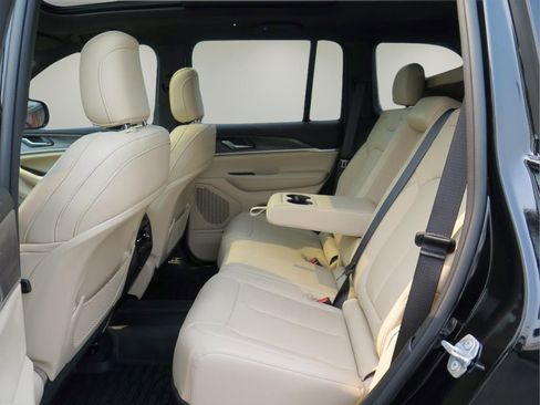 Used 2024 Jeep Grand Cherokee Limited image 23