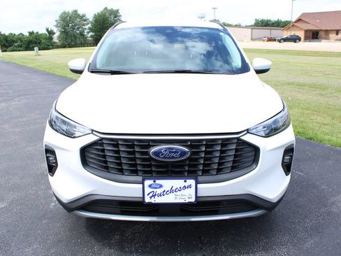 Used 2024 Ford Escape SE FWD image 2