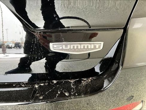 Used 2023 Jeep Grand Cherokee Summit w/ Luxury Tech Group V image 25