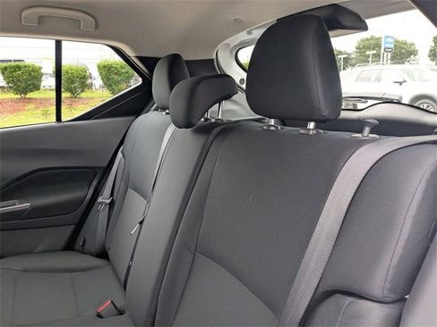 New 2025 Nissan Kicks Play S image 27