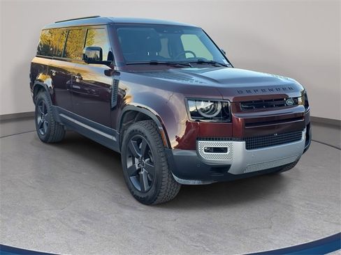 Used 2024 Land Rover Defender 130 S image 3