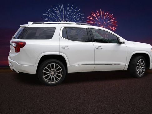 Certified 2022 GMC Acadia Denali w/ Trailering Package AWD/4WD image 4