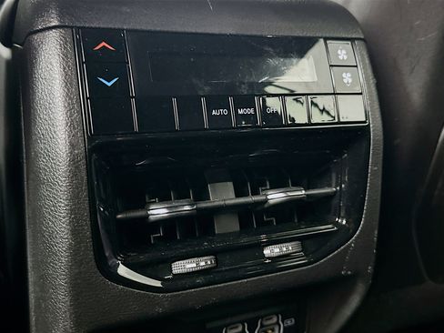 Used 2023 Jeep Grand Cherokee L Laredo AWD/4WD image 27