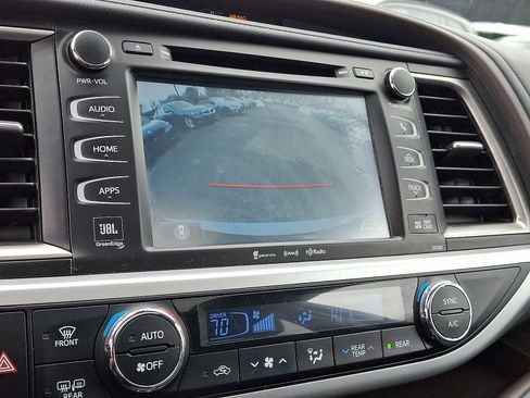 Used 2017 Toyota Highlander Limited Platinum w/ Carpet Mat Package image 19