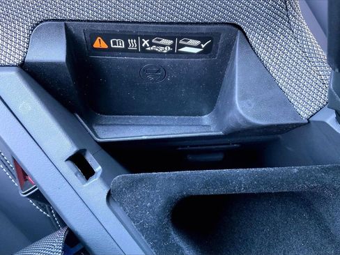 Used 2025 Cadillac Optiq Luxury 1 image 34