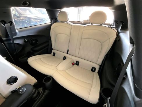 Used 2023 MINI Cooper SE image 19