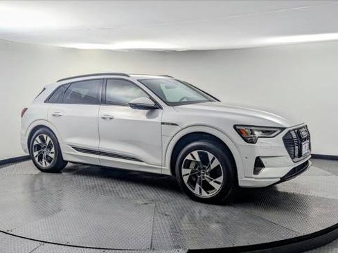 Used 2021 Audi e-tron Premium w/ Convenience Plus Package image 9
