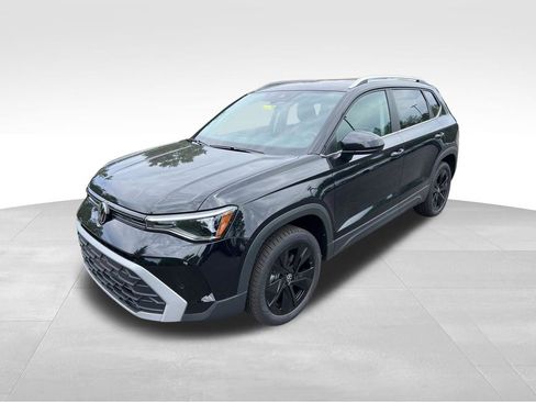 New 2026 Volkswagen Taos SE FWD image 1