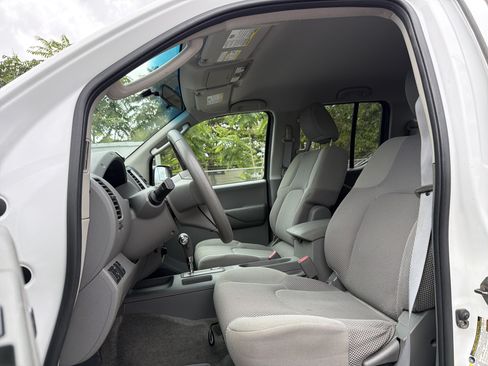 Used 2010 Nissan Frontier SE AWD/4WD image 8