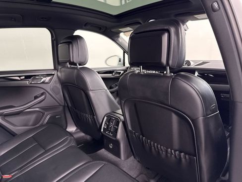 Certified 2024 Porsche Macan AWD/4WD image 25