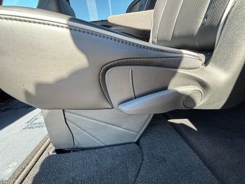 Used 2025 Chrysler Pacifica Limited w/ Trailer Tow Group image 23