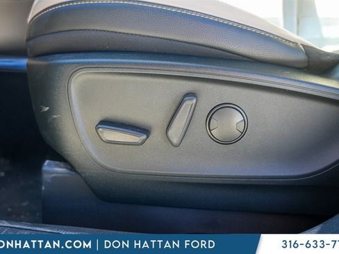 Used 2022 Ford Escape Titanium image 18