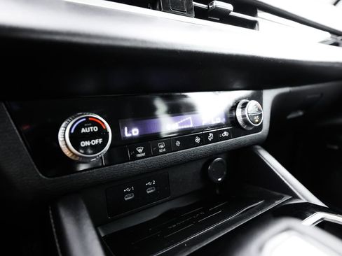 Used 2025 Mitsubishi Outlander ES FWD image 28