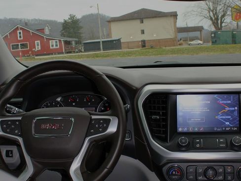 Used 2023 GMC Acadia SLT w/ Preferred Package image 21