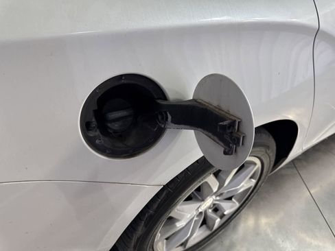 Used 2016 Chevrolet Impala LT image 14