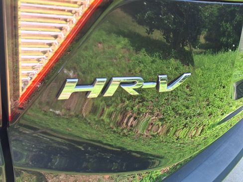 Used 2017 Honda HR-V LX image 5