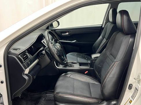 Used 2016 Toyota Camry SE FWD image 12