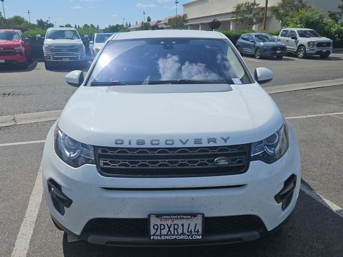 Used 2018 Land Rover Discovery Sport SE AWD/4WD image 4