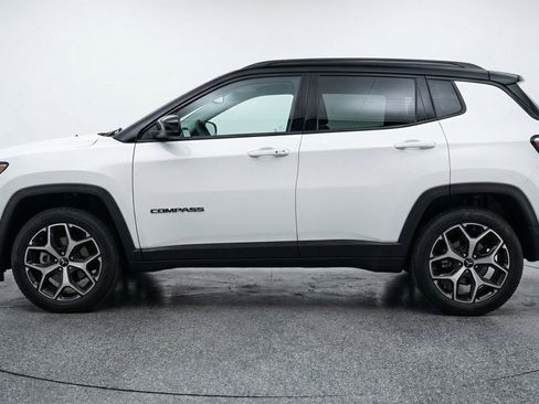 Used 2025 Jeep Compass Limited image 5