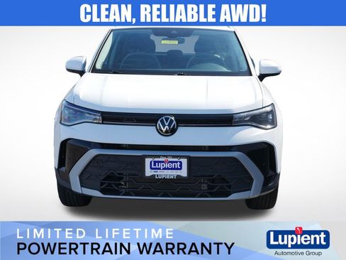 Used 2025 Volkswagen Taos SE image 10