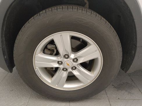 Used 2020 Chevrolet Trax LT w/ LT Convenience Package AWD/4WD image 31