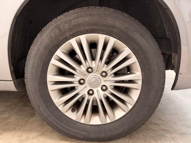 Used 2015 Chrysler Town & Country Touring-L w/ Driver Convenience Group FWD image 13