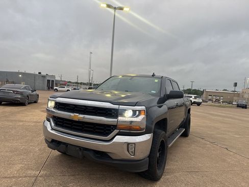 Used 2017 Chevrolet Silverado 1500 LT w/ LT Fleet Convenience Package image 7