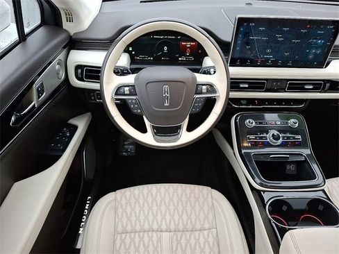 Used 2022 Lincoln Nautilus Black Label image 11