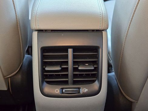 Used 2019 Kia Niro EX image 31