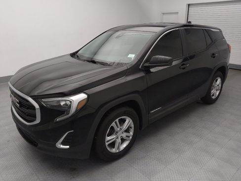 Used 2021 GMC Terrain SLE FWD image 2