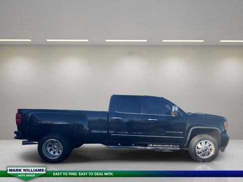 Used 2017 GMC Sierra 3500 Denali w/ Duramax Plus Package image 4