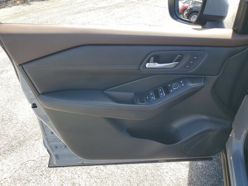 Certified 2023 Nissan Rogue SL w/ SL Premium Package image 10