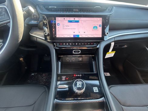 New 2026 Jeep Grand Cherokee Limited AWD/4WD image 11