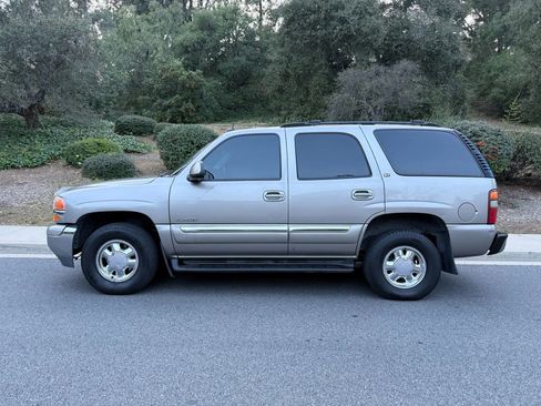Used 2003 GMC Yukon SLT w/ 1SD Preferred Equipment Group RWD image 2