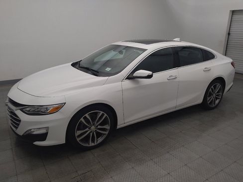 Used 2020 Chevrolet Malibu Premier FWD image 2