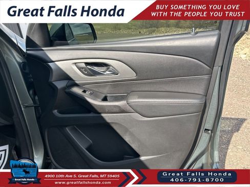 Used 2023 Chevrolet Traverse LT w/ LPO, Floor Liner Package image 29