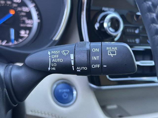 Used 2021 Toyota Highlander Platinum FWD image 30