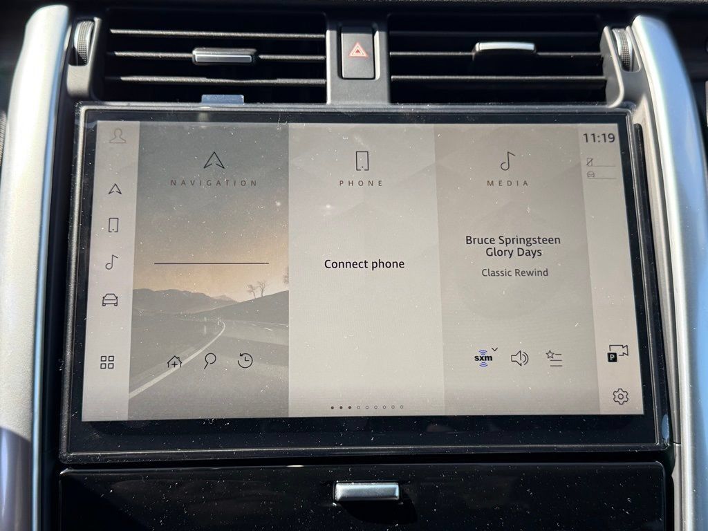 Certified 2025 Land Rover Discovery Metropolitan Edition AWD/4WD image 21
