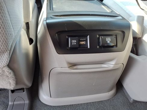 Used 2020 Toyota Sienna LE FWD image 18