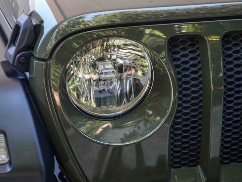 Used 2022 Jeep Wrangler Unlimited Sport AWD/4WD image 8