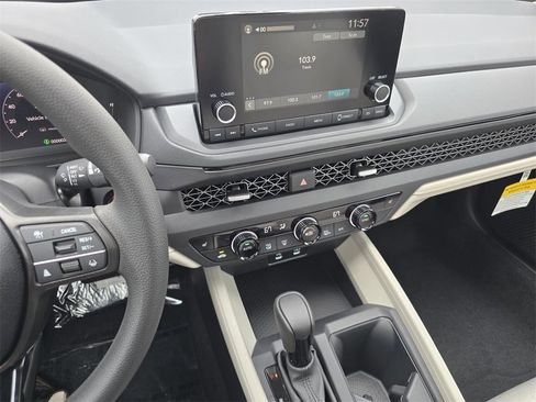 New 2025 Honda Accord SE image 28