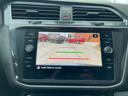 Used 2021 Volkswagen Tiguan SEL Premium R-Line image 31