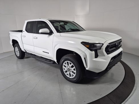 New 2026 Toyota Tacoma SR5 image 7